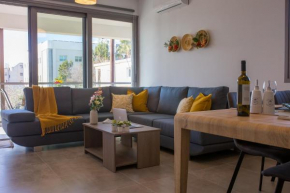 Yellow Mellow 2-BR Apt in Larnaca